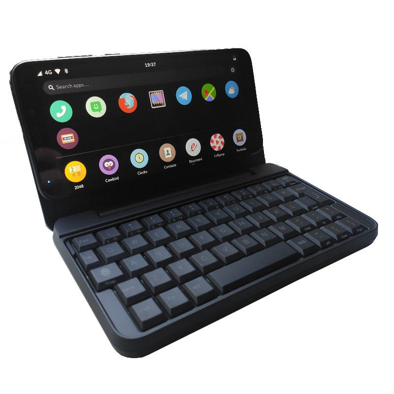 pinephone linux phone with the clamshell keyboard case attachment added